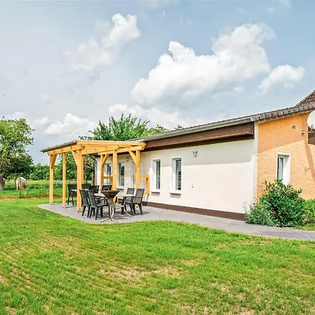 Ferienhaus-alt-gaarz Holiday home *