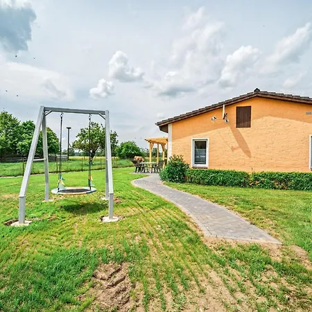 Holiday home Ferienhaus-alt-gaarz *